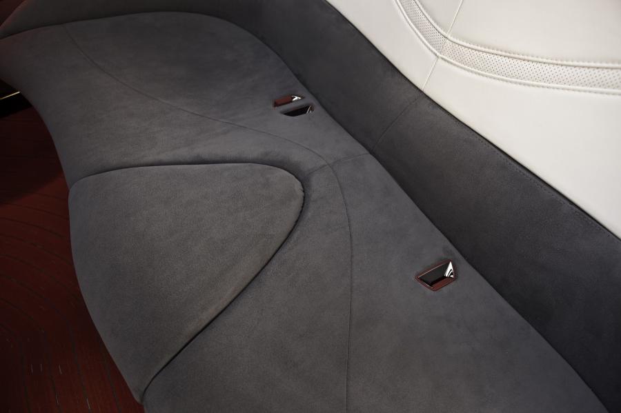  Nissan Ellure Concept 2010 года  (фото 7 из 52)